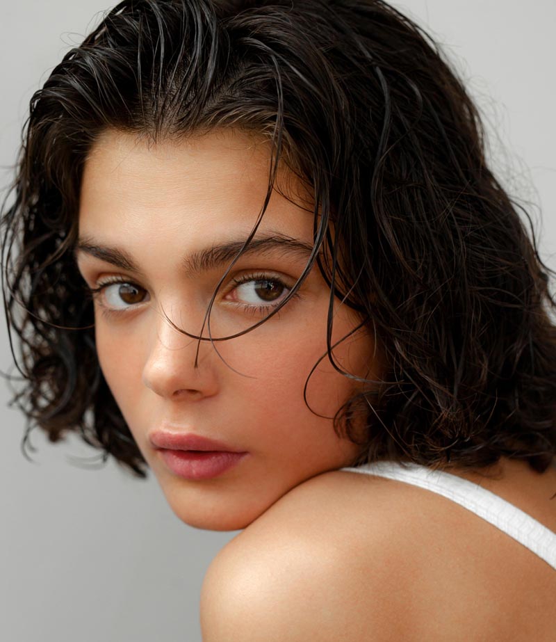 F528_Ania
